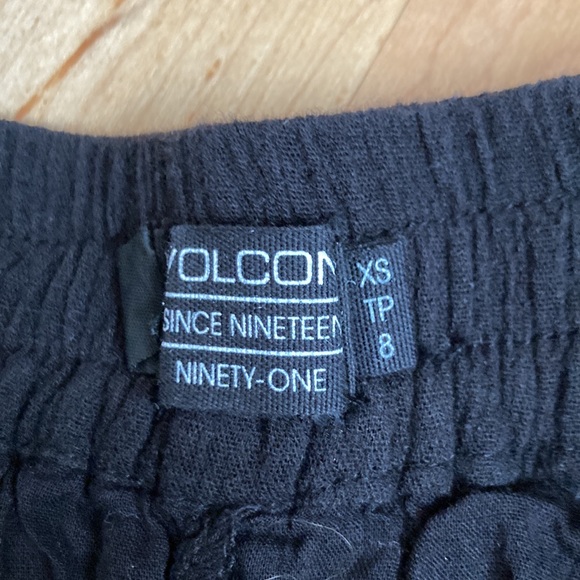Volcom black shorts XS - Picture 5 of 6